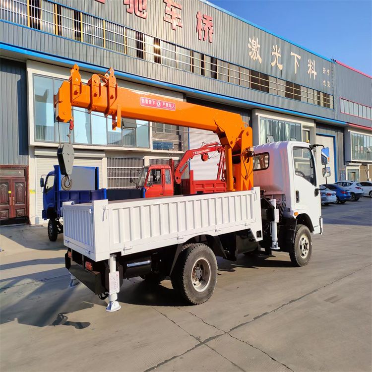 辽宁省三轮随车吊定制 农用改装机自备吊中瑞长期出售